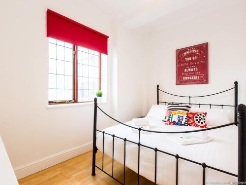 Spacious 5bdr House W/garden In Fabulous Location