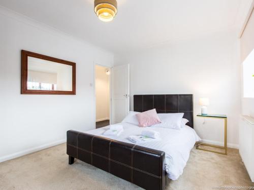 Spacious 5bdr House W/garden In Fabulous Location