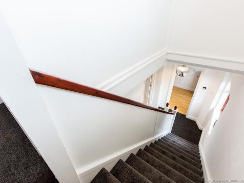 Spacious 5bdr House W/garden In Fabulous Location