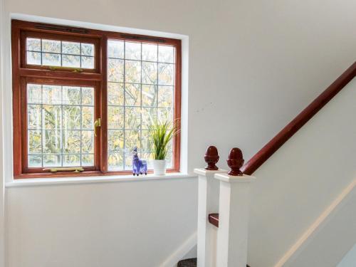 Spacious 5bdr House W/garden In Fabulous Location