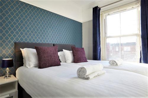 The Sunningdale - Your Apartment