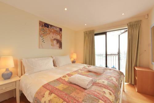 Ancient Lights - Apartment Overlooking Viking Bay