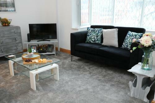 Ideal Home Away In Bury And Whitefield