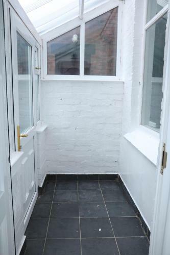 Ideal Home Away In Bury And Whitefield