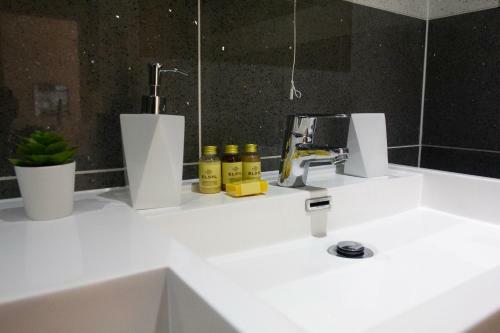 The Elm Serviced Apartments Camberley