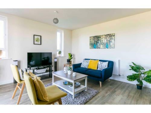 2br Modern Apartment Overlooking The Meadows