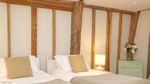 Great Higham Barn And Cottages