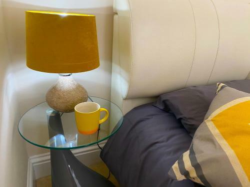 Luxury High Street Apartment