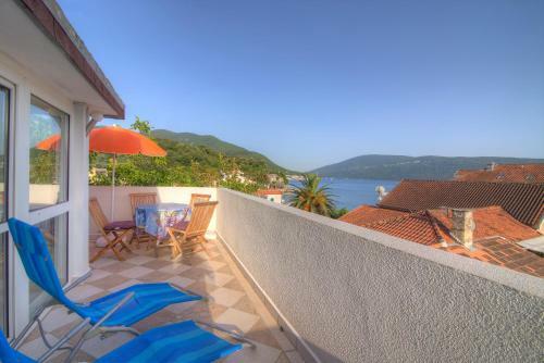 Apartments Laros