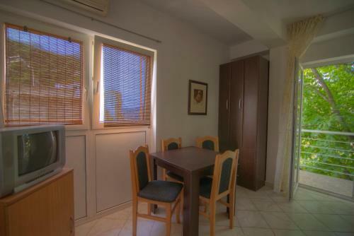 Apartments Laros