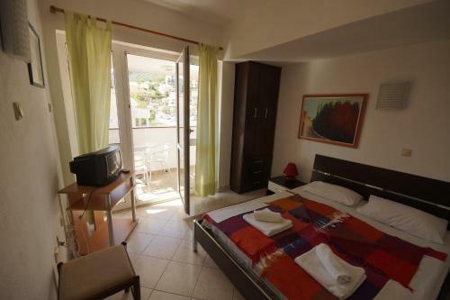Apartments Laros