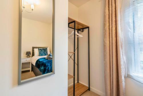 Modern Two Bed Ground Floor Apartment With Parking
