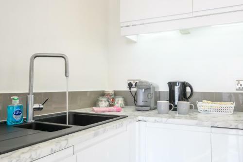 Apartamento Skyline, By T? Sa - Stay Central With Free Parking