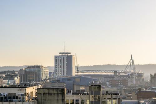 Apartamento Skyline, By T? Sa - Stay Central With Free Parking
