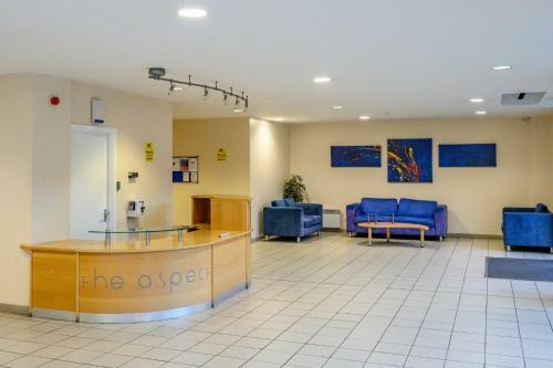 Apartamento Skyline, By T? Sa - Stay Central With Free Parking