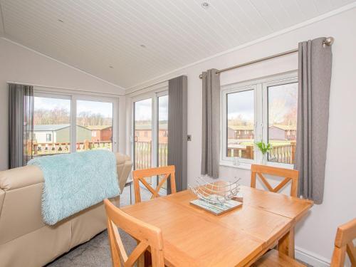 Sherwood 12 (Gold 2 Bedroom)