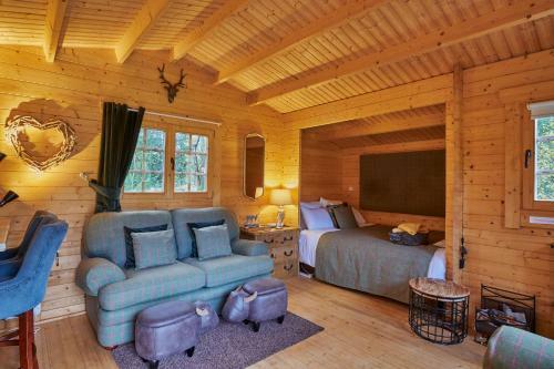 Homely 1-bed Log Cabin With Wood Burning Fire