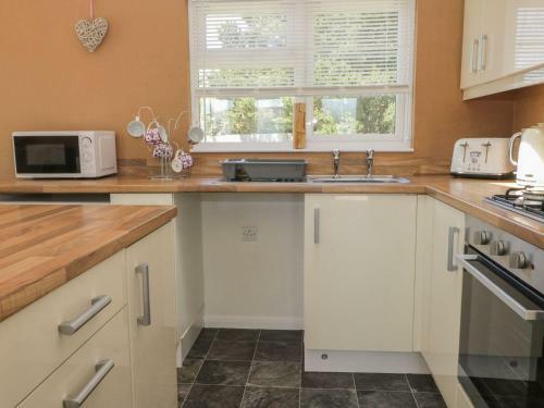 Impeccable 3-bed Lodge At Cayton Bay Holiday Park