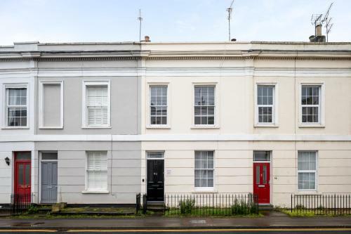 St George's Place - Fab Cheltenham Town House