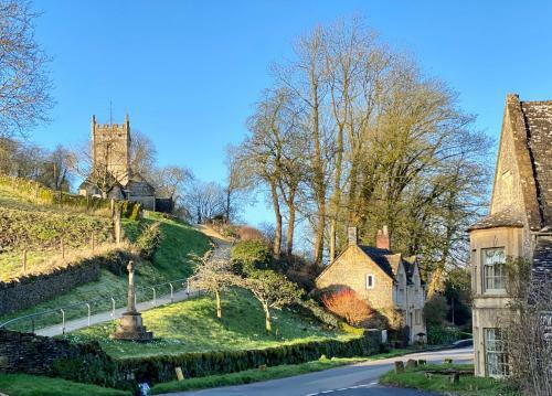Magical Cottage In A Hidden Cotswolds Valley