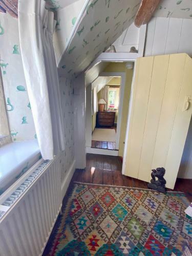 Magical Cottage In A Hidden Cotswolds Valley