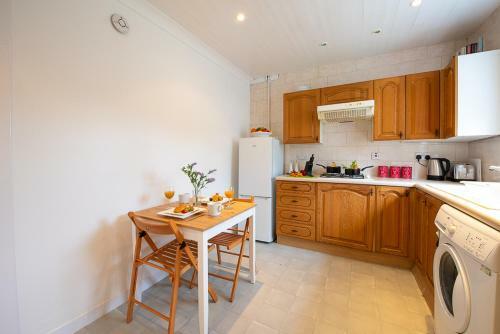 Premier - Ashgrove Apartment