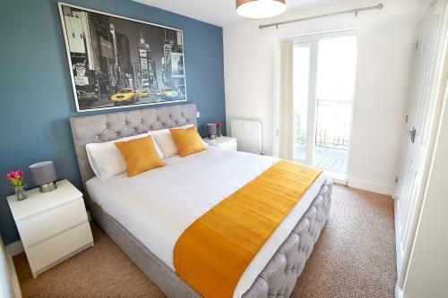 Clarendon Heights - Stylish Two-bedroom Apartment