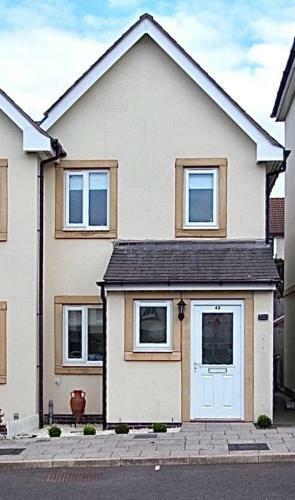 Impeccable 2-bed House In Colwyn Bay