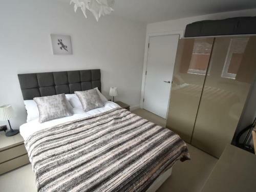 Simplistic Apartment In Coventry Near Herbert Art Gallery