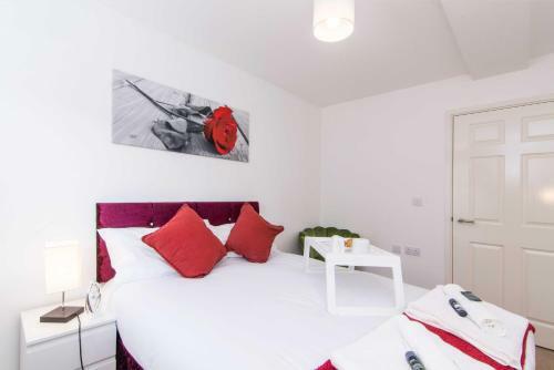 Sublime Stays Fremington Court 2 Bed Apartment Coventry