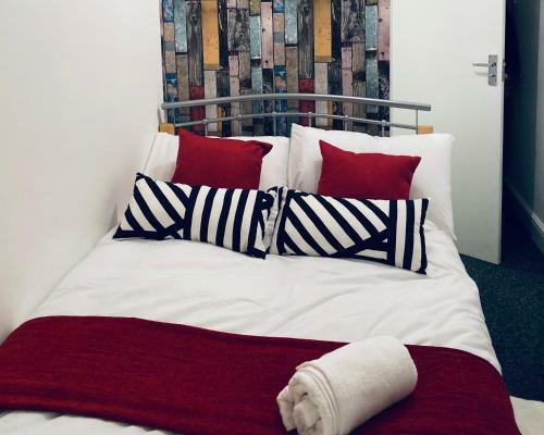 Large 4 Bedroom Home - City Centre