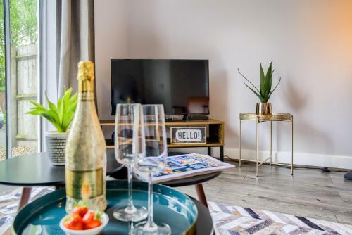 Cosy House ? Ricoh ? M6 ? Sleeps 6 ? Empower Homes