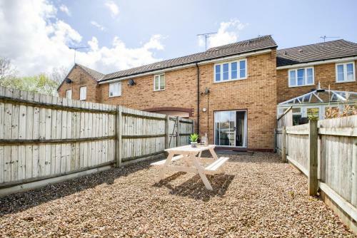 Cosy House ? Ricoh ? M6 ? Sleeps 6 ? Empower Homes
