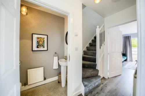 Cosy House ? Ricoh ? M6 ? Sleeps 6 ? Empower Homes