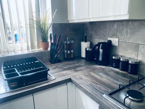 5-bed 5-ensuite Coventry Walsgrave M6 M69