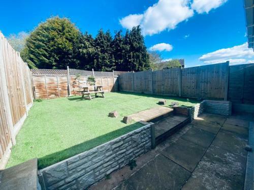 5-bed 5-ensuite Coventry Walsgrave M6 M69