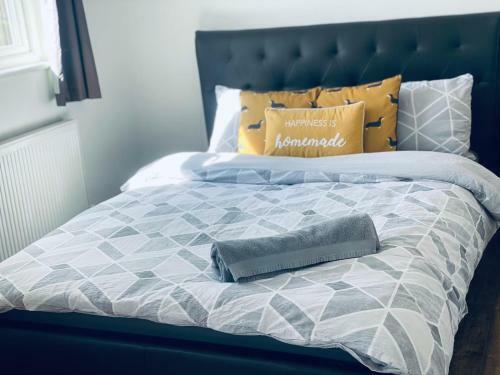 5-bed 5-ensuite Coventry Walsgrave M6 M69