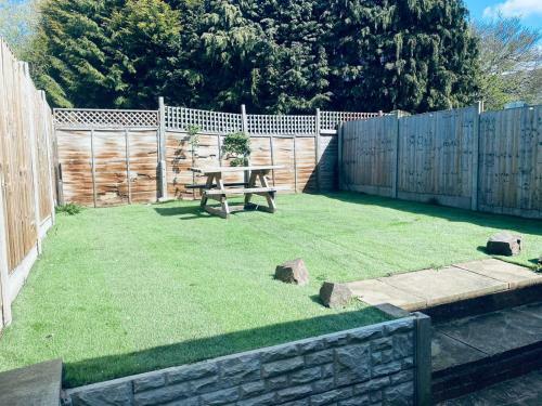 5-bed 5-ensuite Coventry Walsgrave M6 M69