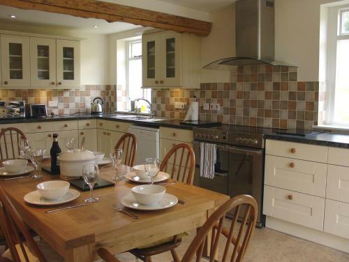 West Henstill House, Crediton