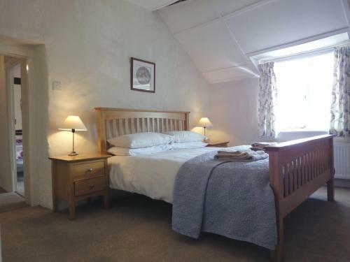 West Henstill House, Crediton
