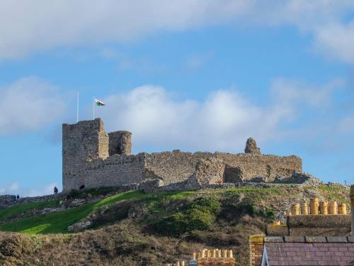 The Towers - Castell
