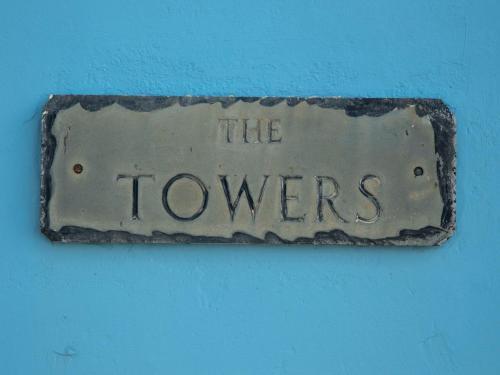 The Towers - Castell