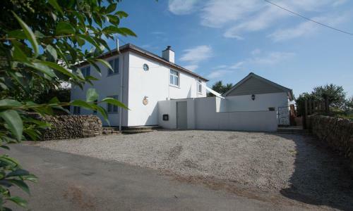 Bag-end House | 7 Bedrooms / Sleeps 14 | Hot Tub*