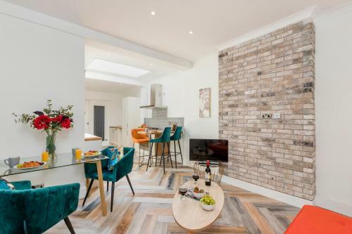 The Cobden Apartment