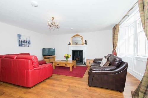 Balmeadowside Farmhouse Near Cupar Fife