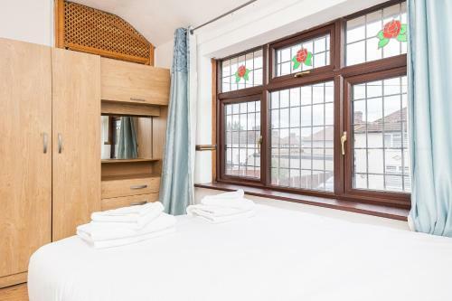 Dagenham / A13 4 Bedhouse For The Contractors