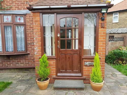 Beautiful 3-bed House In Dagenham