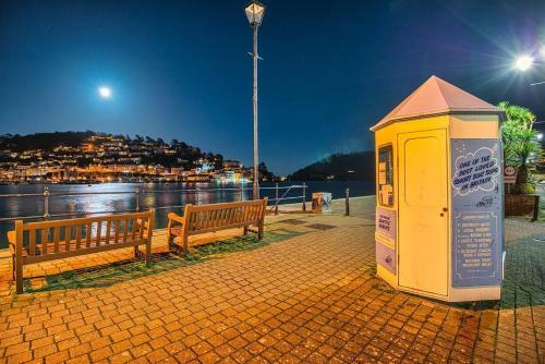 Bed & Breakfast Waterfront House