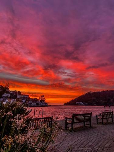 Bed & Breakfast Waterfront House