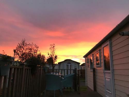Lodge Blue Water Breaks - Dawlish Warren